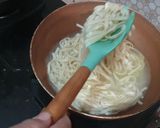 Foto langkah ke 1 dari resep Kwetiau Goreng Ayam Sosis.