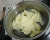 Foto langkah ke 1 dari resep Potato Wedges, Simpel dan Enak Hanya 2 Bahan Saja 😉.