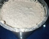 A picture of step 1 of Oreo milkshake.