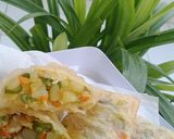 Foto langkah ke 5 dari resep Risol Ayam Sayur.