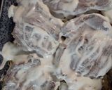 Fokhagymás tejfölös tarja fokhagymás tejfölös krumplival recept fázis 2 fotója