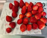 Une image de l'étape 3 de Charlotte aux skyr et fraises.