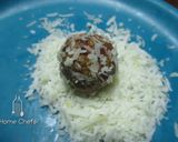 A picture of step 6 of Oatmeal and coconut energy bites.