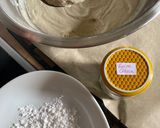 A picture of step 4 of Traditional Macarons.
