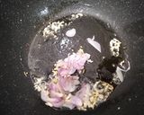 Foto langkah ke 4 dari resep Dadar Telur Ikan Sarden Kaleng.