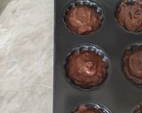 Foto del passaggio 3 della ricetta Madeleine al cioccolato