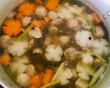 Hình bước làm 2 của món Hoành thánh nhân thịt