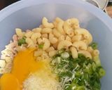 Foto langkah ke 2 dari resep Makaroni Telur Spesial Keju.
