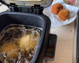 A picture of step 10 of Traditional scotch eggs.