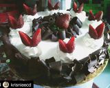Foto langkah ke 8 dari resep Blackforest Cake🍒.