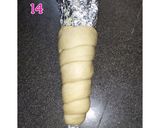 A picture of step 5 of Bread cone.