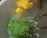 Foto langkah ke 2 dari resep Donat pandan 1x profing lembut.