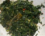 Foto langkah ke 8 dari resep Oseng Daun Pepaya.
