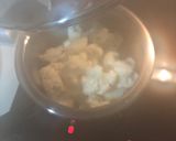 Foto del paso 2 de la receta Brócoli y coliflor con bacon y queso al horno