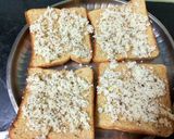 A picture of step 1 of Chicken sandwich with cheesy garlic bread.