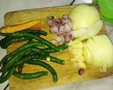 Foto langkah ke 4 dari resep Tumis Sosis Ayam.