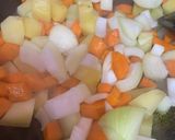 Foto langkah ke 3 dari resep Nasi Nanas | Beef Curry.