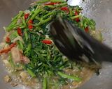 Foto langkah ke 4 dari resep Tumis Kangkung Udang Rebon.