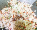 Foto langkah ke 5 dari resep Nasi Goreng Ceria.