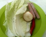 Foto langkah ke 1 dari resep Tumis sosis sawi putih.