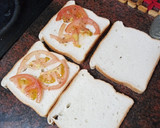 Foto del paso 2 de la receta: Sándwich de ensaladilla de atún, maíz, huevo duro y mayonesa
