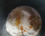 Foto del paso 1 de la receta: Pan integral con cúrcuma y semillas en Mambo