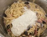 Foto del paso 5 de la receta: Nidos con salsa cremosa (Bolós), champiñones, bacon, pasas, feta y alcaparras …