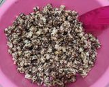 Foto langkah ke 2 dari resep Popcorn Cookies and Cream (Berondong Jagung).