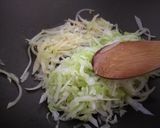 Foto del paso 2 de la receta: Ensalada tibia de arroz repollo tomate