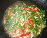 Foto langkah ke 3 dari resep Tumis Kacang Tahu Tempe Bumbu Kecombrang.