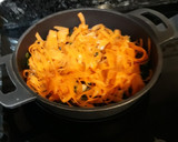 Foto del paso 3 de la receta: Acelgas con tallarines de zanahorias