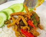 Foto langkah ke 4 dari resep Usus Ayam Bumbu Kuning.