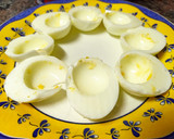 Foto del paso 1 de la receta: Huevos rellenos de atún con bechamel Thermomix