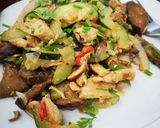A picture of step 5 of Zucchini and eggplant stir fry.