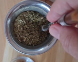 Foto del paso 2 de la receta: Mate "endulzado" con canela🧉🌸