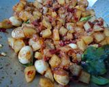 Foto langkah ke 3 dari resep Sambal goreng kentang telur puyuh.