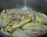 Foto del paso 1 de la receta: Pollo guisado en salsa