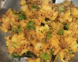 आलूचे पराठे (alooche parathe recipe in marathi) रेसिपी स्टेप 1 फोटो 