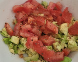 Foto del paso 3 de la receta: Sándwich de atún con aguacate y salsa rosa