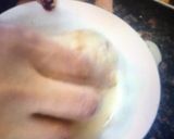 A picture of step 2 of Cheese spinach egg chicken burst balls.