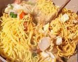 Foto langkah ke 5 dari resep Mie goreng.
