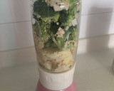 Foto langkah ke 2 dari resep Smoothie Brokoli oat banana.