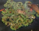 Foto langkah ke 2 dari resep Tumis Pare Kecap.