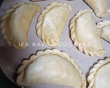 Foto langkah ke 7 dari resep Pastel Isi Wortel, Kentang & Telur.