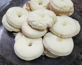 Foto del paso 3 de la receta: Rosquitas de maicena sin gluten "Amigos Cookpad"
