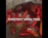 Foto langkah ke 2 dari resep Tempe penyet sambal terasi goreng.