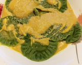 Foto del paso 8 de la receta: Tortellini verde caseros de salmón y salsa de calabaza