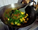 पीसे हुए पालक और आलू की सब्जी (pise huye palak aur aloo ki sabzi recipe in Hindi) रेसिपी चरण 5 फोटो