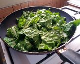 A picture of step 3 of Spinach egg salad.