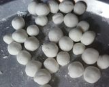 Hình bước làm 1 của món Bánh bũng (bánh trôi không nhân)